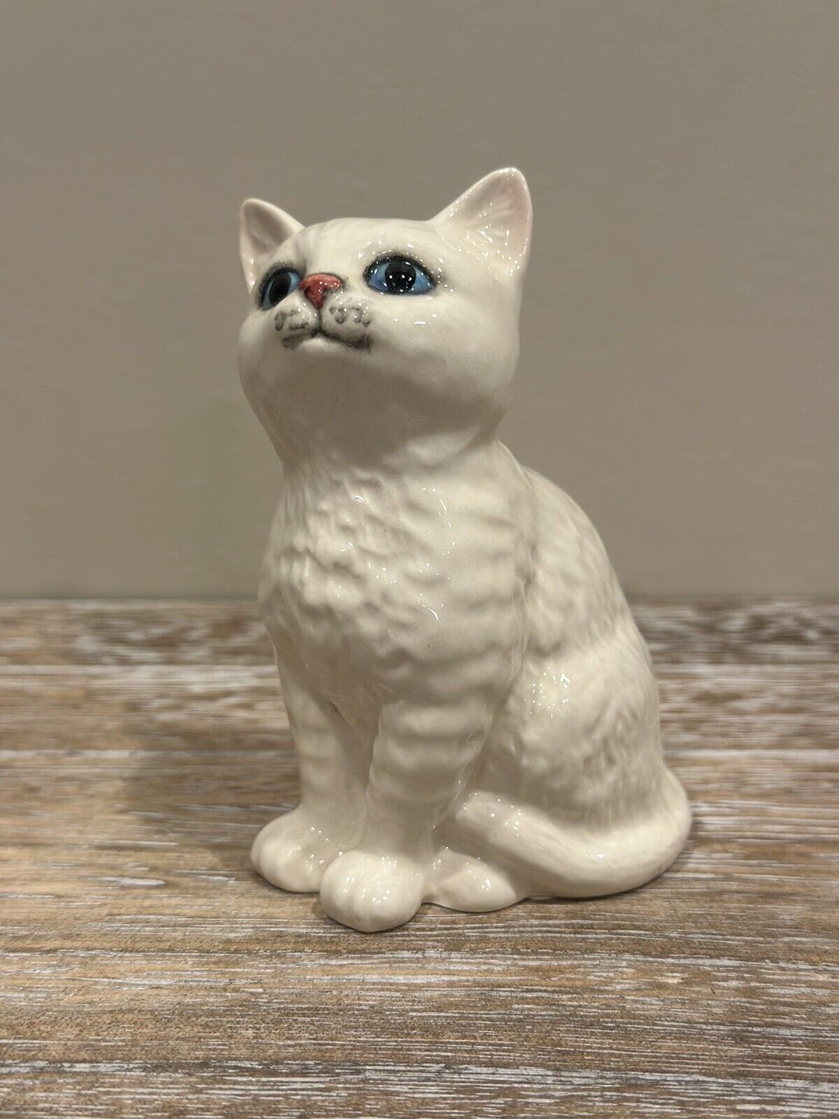 Beswick Pottery Kitten - 1886 White Persian Kitten Cat