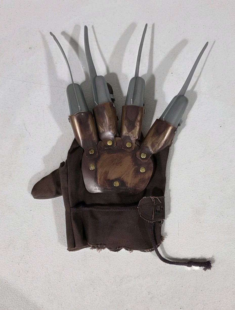 Vtg nightmare on elm street 1984 the second elm street venture glove