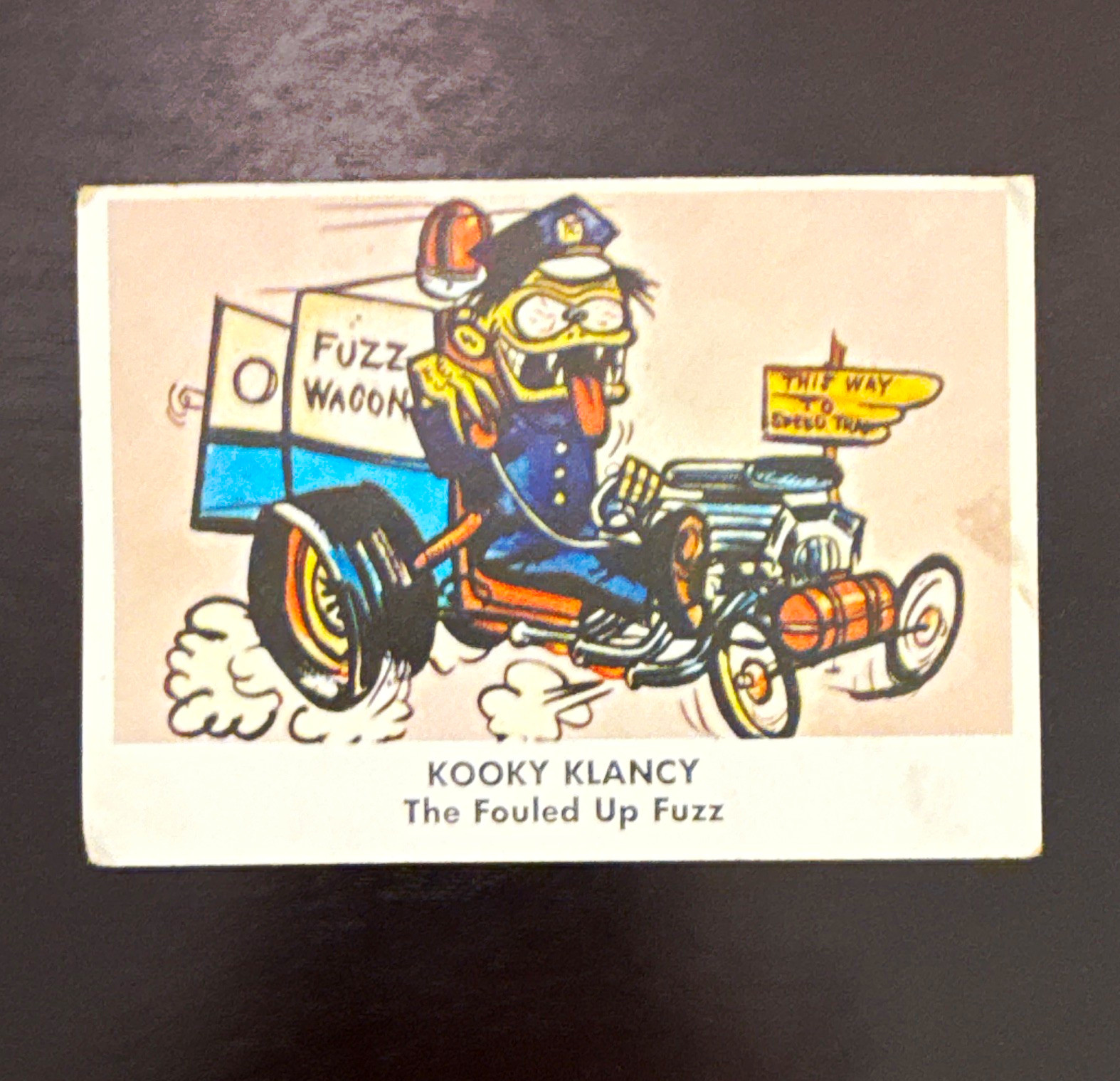 1965 Weird-Ohs Fleer Base Set #20 Kooky Klancy The Fouled Up Fuzz Trading Card