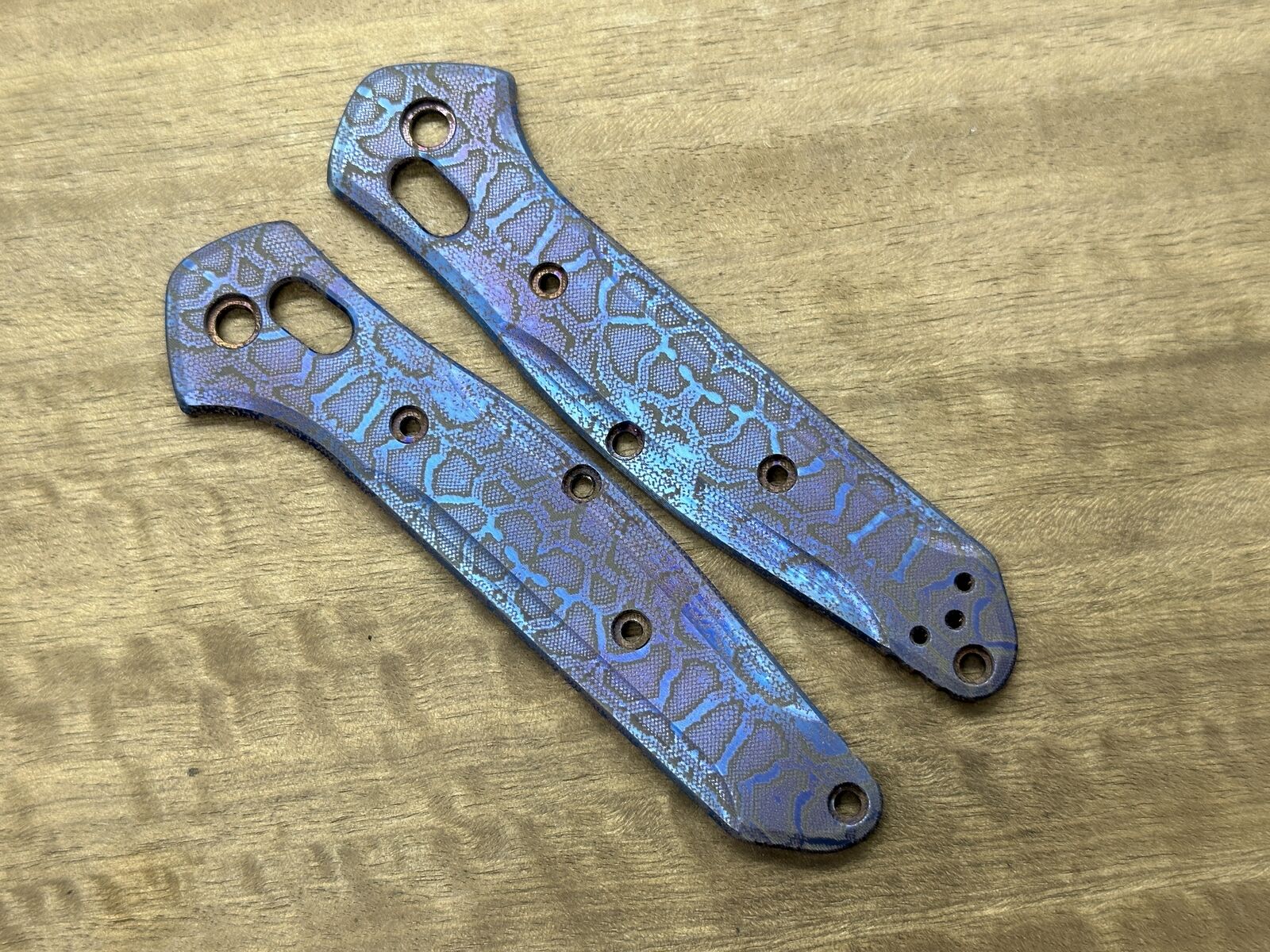 Flamed REPTILIAN engraved Titanium Scales for Benchmade 940 Osborne