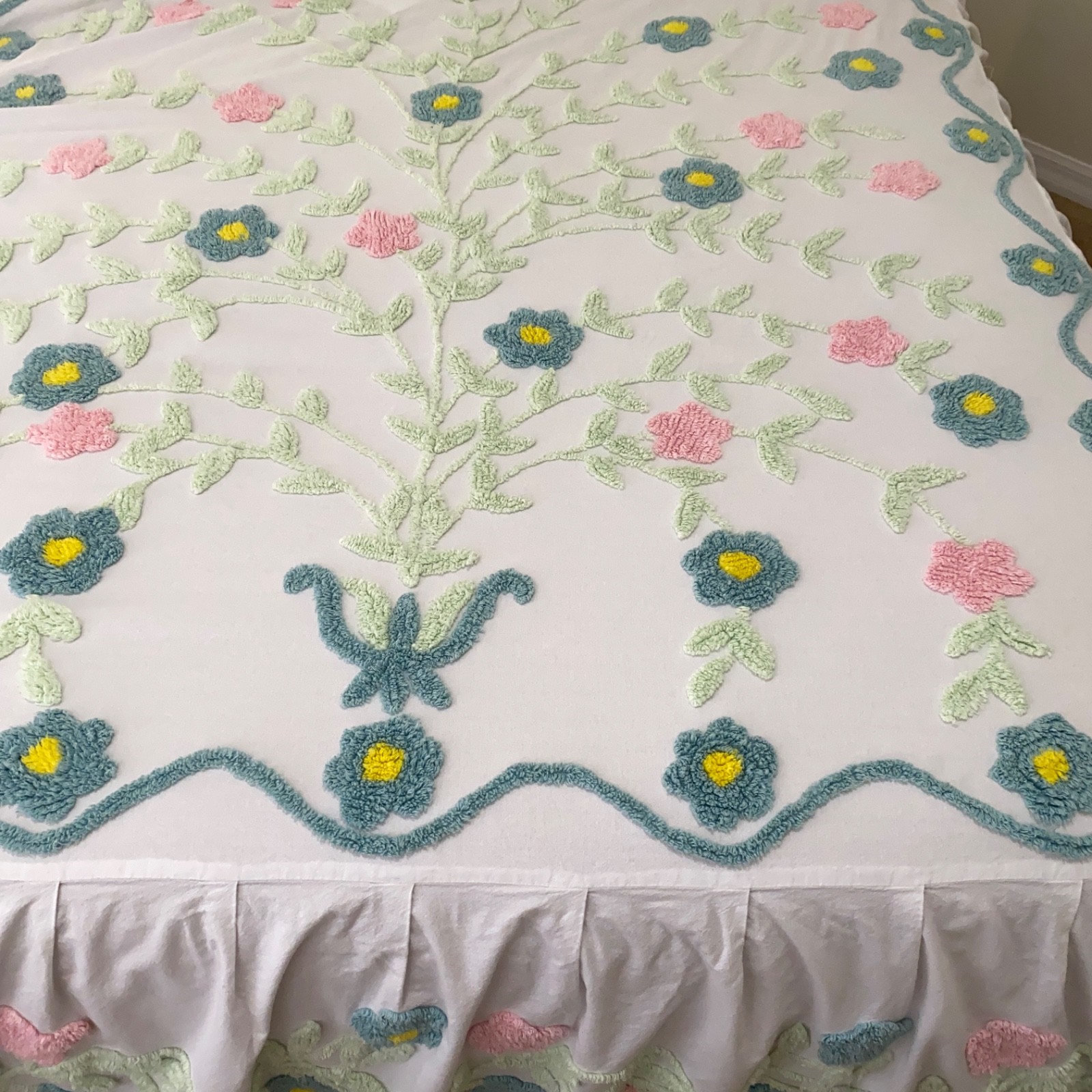 VTG Chenille Bedspread Sz Full Turquoise Light Green Pink Yellow Skirted MCM