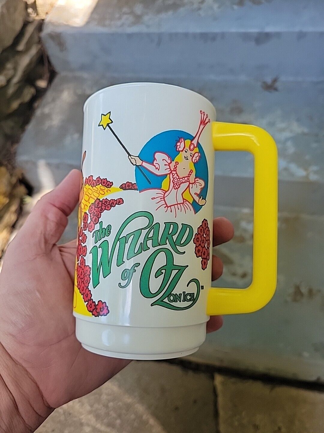 WIZARD OF OZ ON ICE Yellow Plastic Cup Rare Ringling Brothers Circus 90’s
