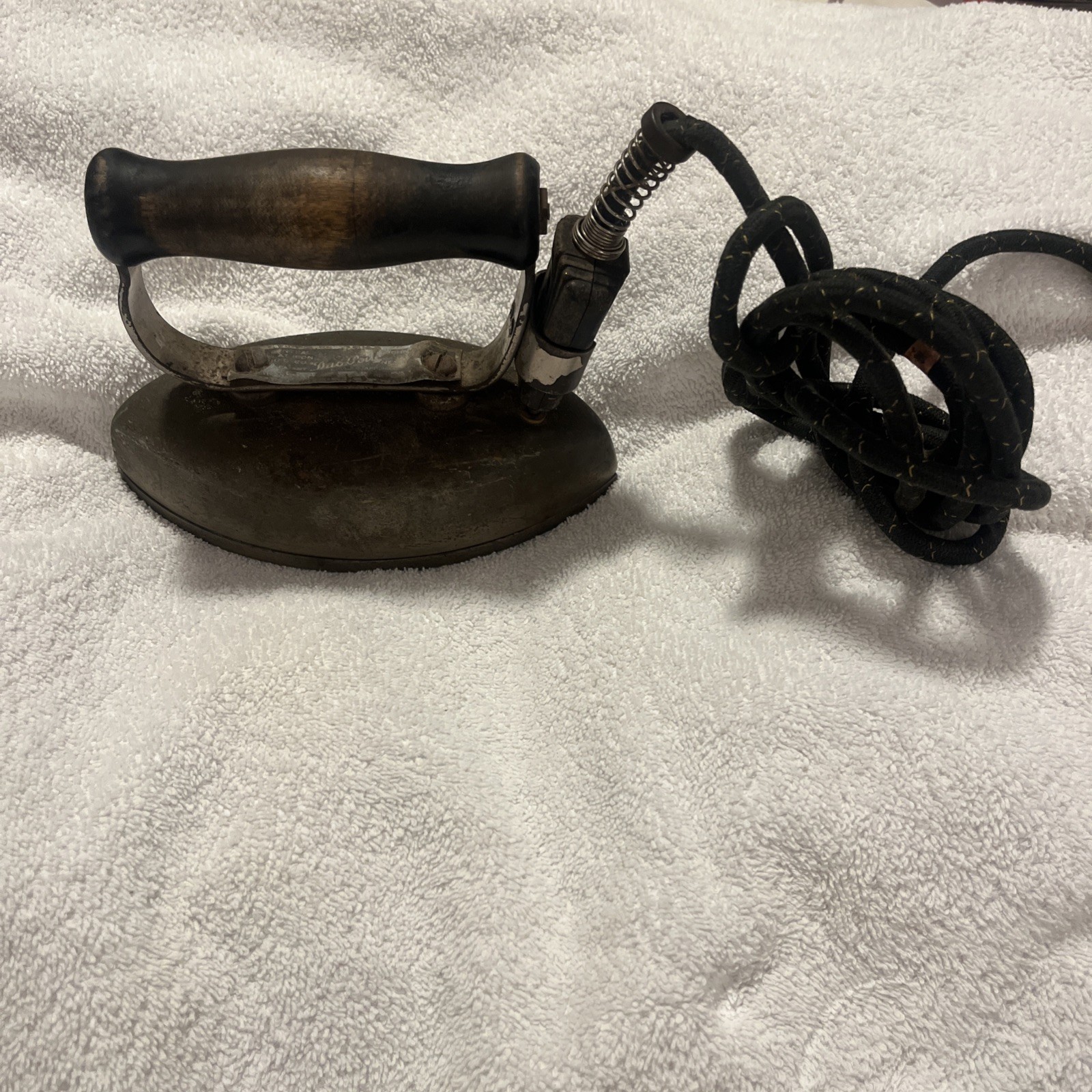 1920’s Central Flatiron Duo Point Electric Iron Johnson City NY w cord