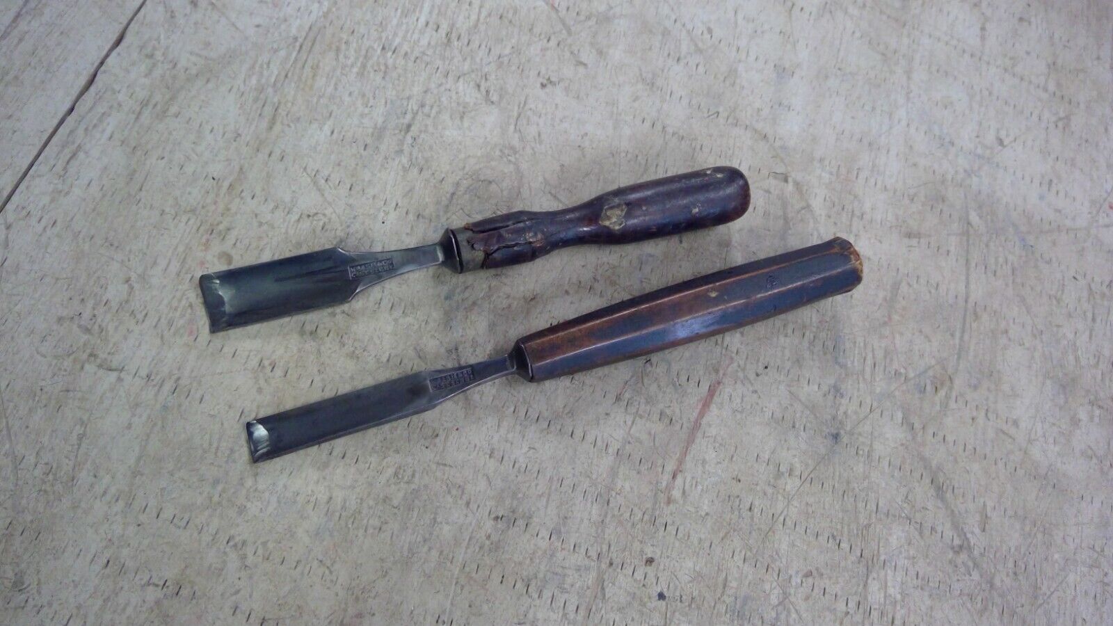 2 Vintage Wm. Ash & Co Woodworking Gouge Carpentry Hand Tools 3/4\