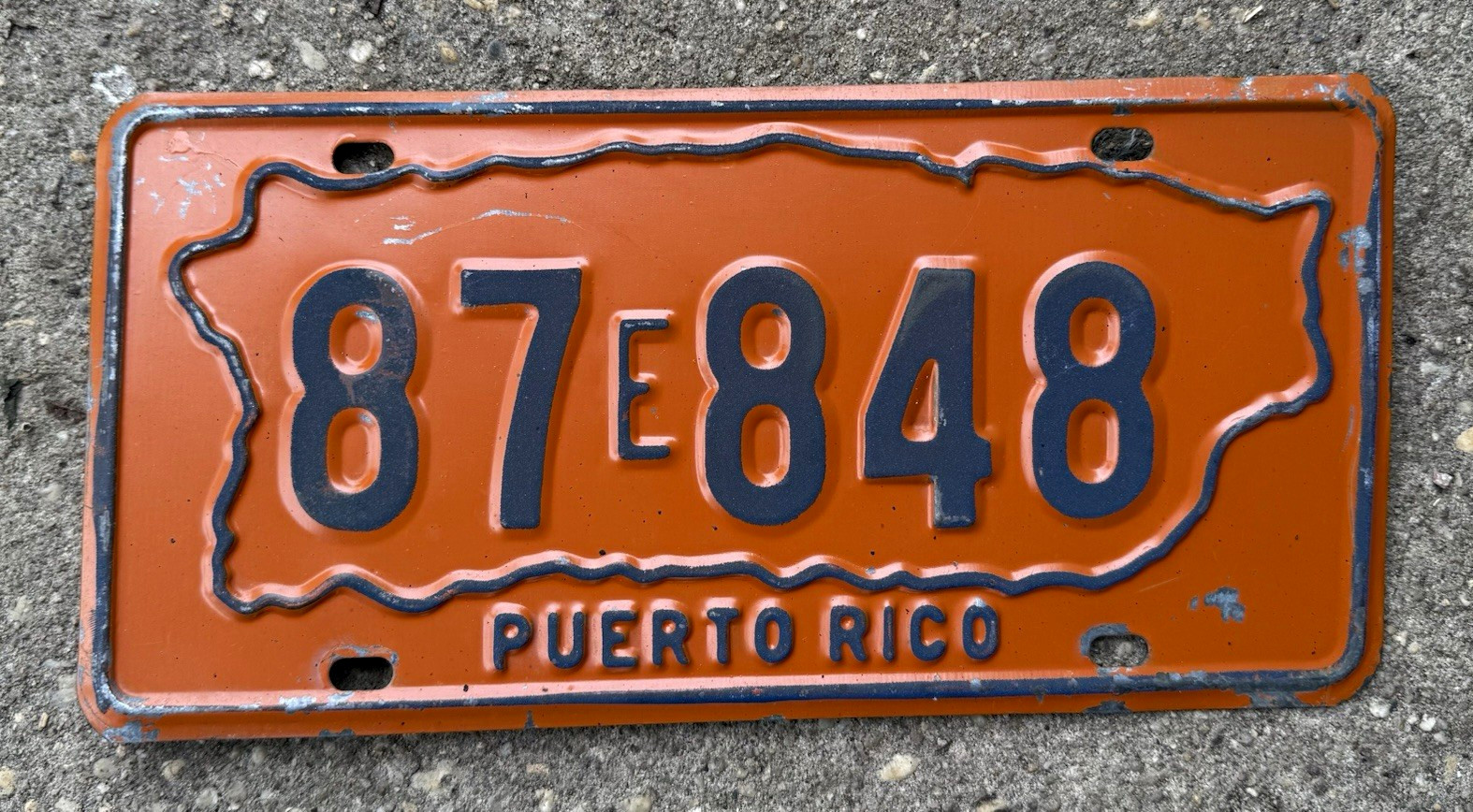Puerto Rico License Plate 87E848 Island Outline 1970 Isla Del Encanto Vintage