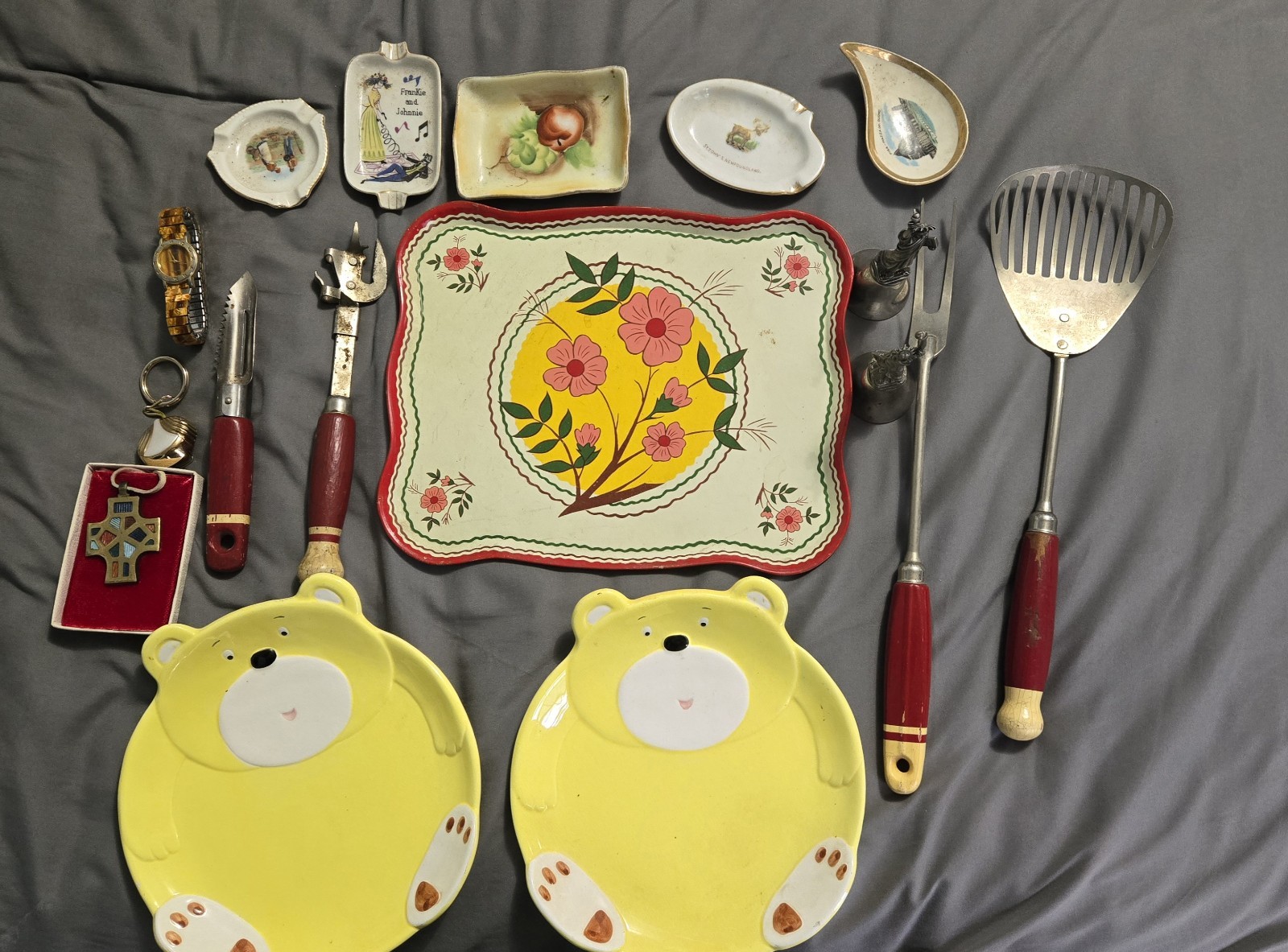 vintage  lot  Of collectables