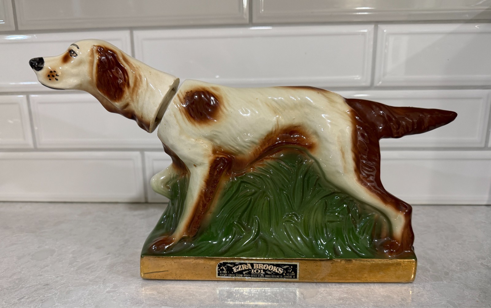 **VINTAGE** Ezra Brooks Hunting Dog Whiskey Decanter Heritage 1974 - NEAR MINT