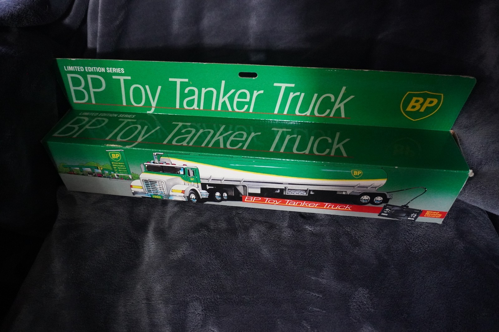 VINTAGE BP Toy Tanker Truck Limited Edition Series w/ Wired Remote Control 1992