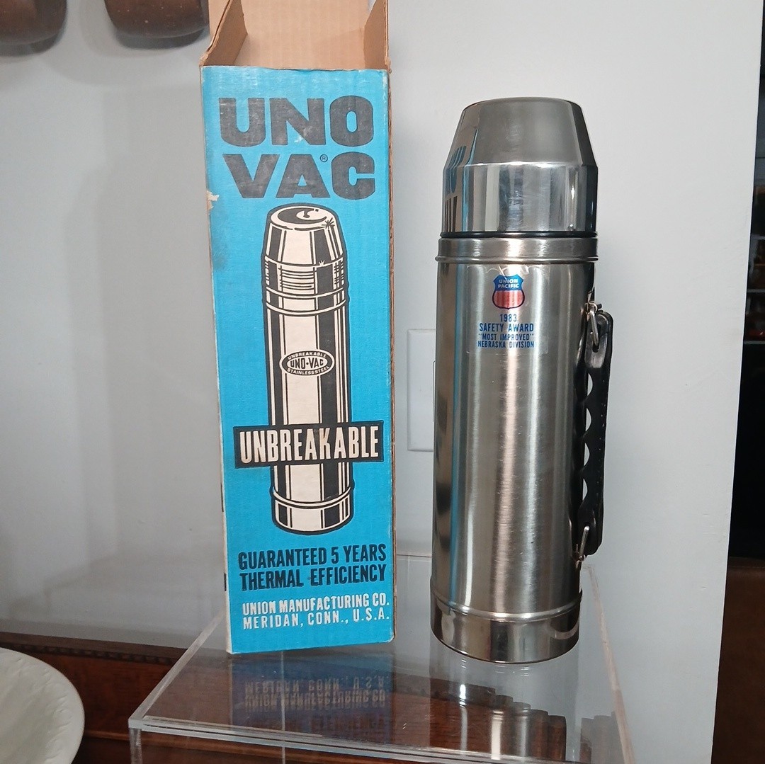 Vintage Uno-Vac Unbreakable Stainless Steel Vacuum Bottle Thermos 1QT 1983 UPRR Vintage Uno-Vac Unbreakable Stainless Steel Vacuum Bottle Thermos 1QT 1983 UPRR