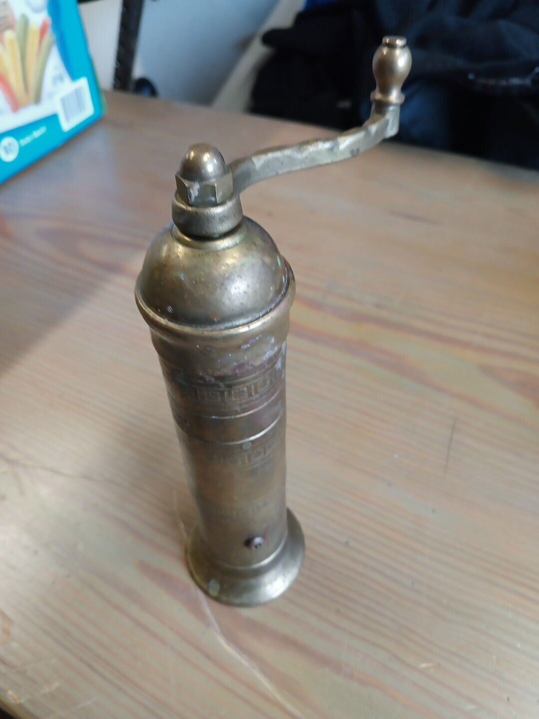VINTAGE ATLAS PEPPER MILL IMPORTS BRASS  Made In Greece 8.5” Tall Work Great