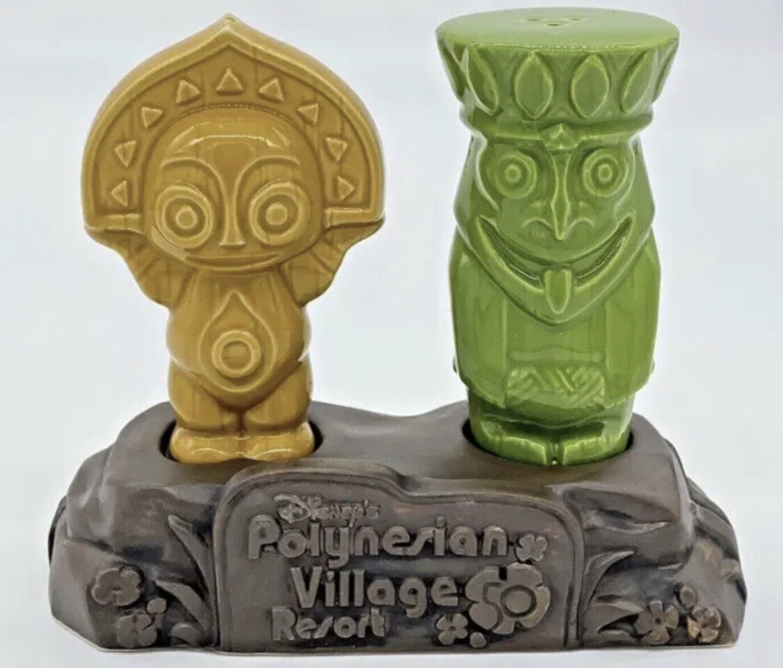 Trader Sams Walt Disney 50th Anniversary Polynesian Resort Salt Pepper Shakers. Trader Sams Walt Disney 50th Anniversary Polynesian Resort Salt Pepper Shakers.