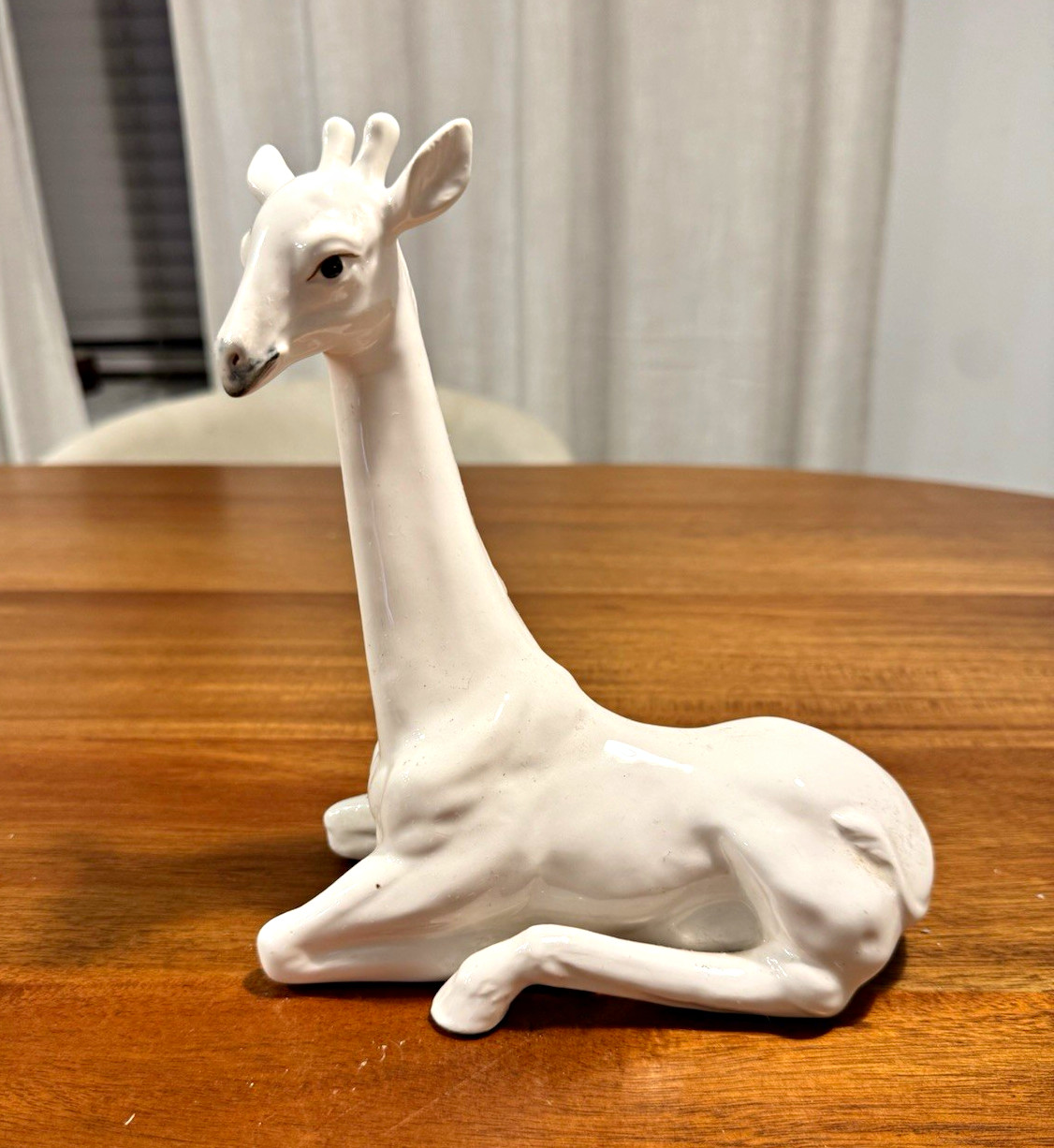White Porcelain Giraffe Figurine - Japan Collectible Ceramic Animal Statue vin