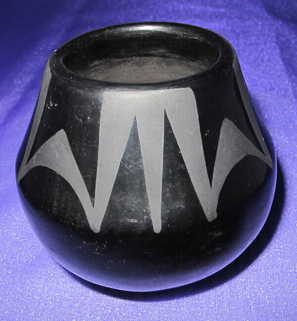 Maria Martinez San Ildephonso Pueblo Pottery ~ Black on Black