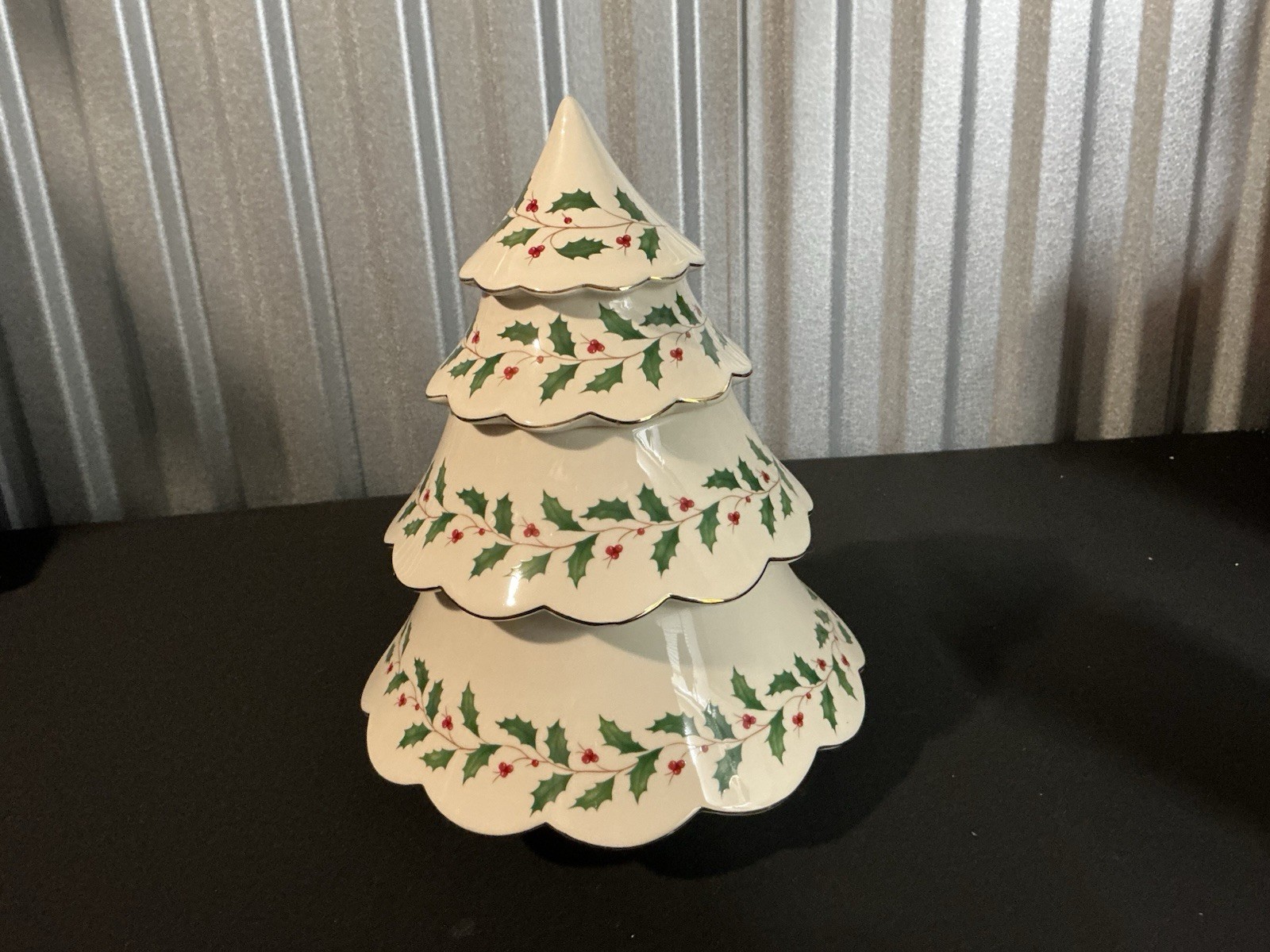 Lenox Holiday Archive Christmas Tree Cookie Jar Lid Holly Berry  Porcelain GOLD