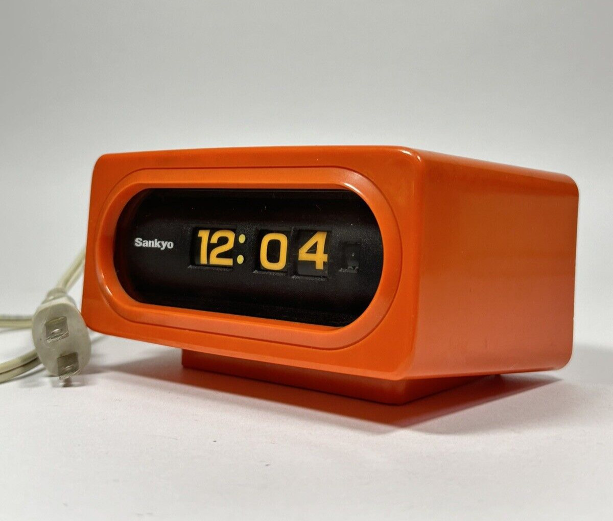 VINTAGE SANKYO Flip Alarm Clock 601Z Space Age 50Hz 60Hz Japan mid century