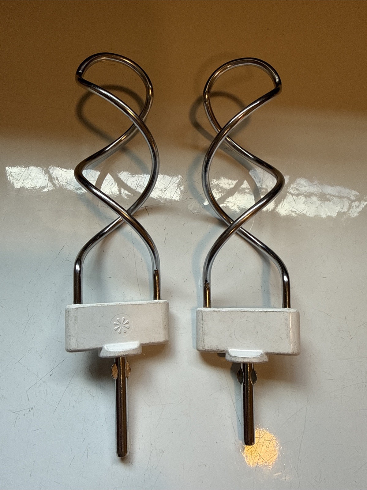Vintage Sunbeam Mixmaster Wire Beater Attachments Pair White Nylon Hubs Chrome