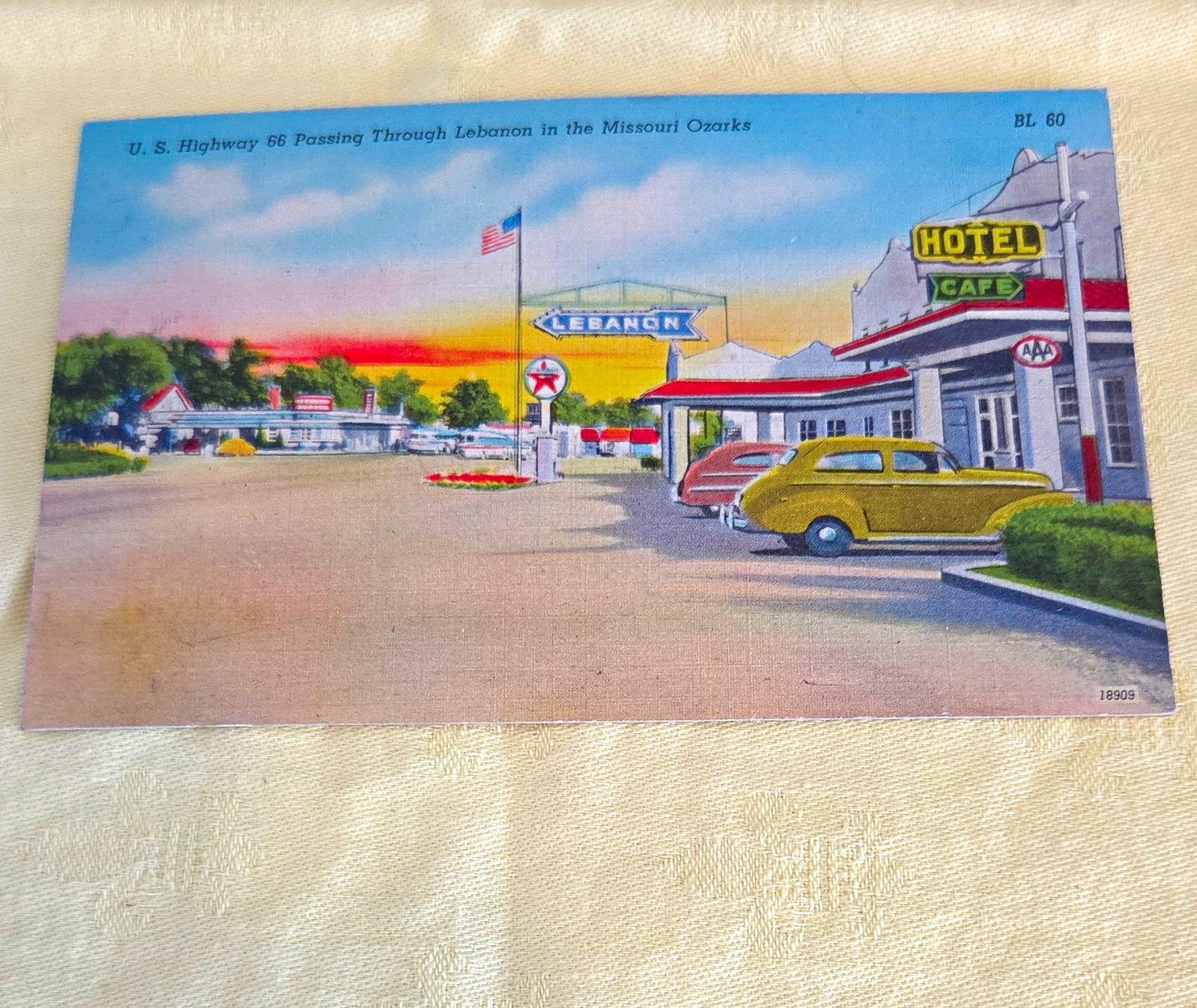 Vintage excellent Blair Cedar Linen Postcard Rte 66 Lebanon MO Ozarks Unposted 
