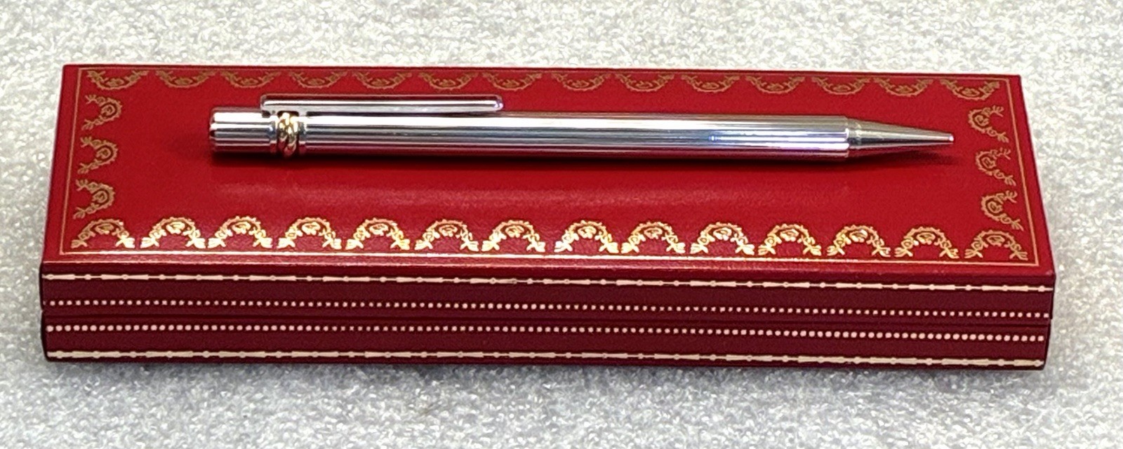 Must de Cartier Trinity ~ Godron Pattern ~ Silver Plated Ballpoint Pen W/ Box