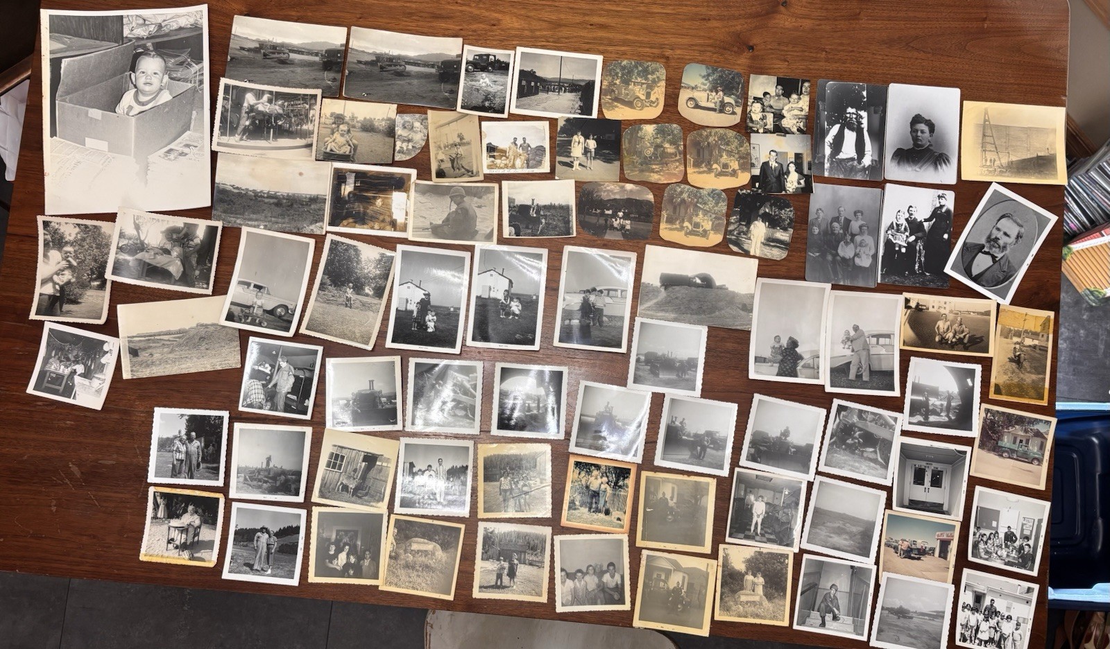 Lot 75 Vtg 1950s 1960s Snapshot PHOTOS American Family War Cars Life Fashion B&W Lot 75 Vtg 1950s 1960s Snapshot PHOTOS American Family War Cars Life Fashion B&W