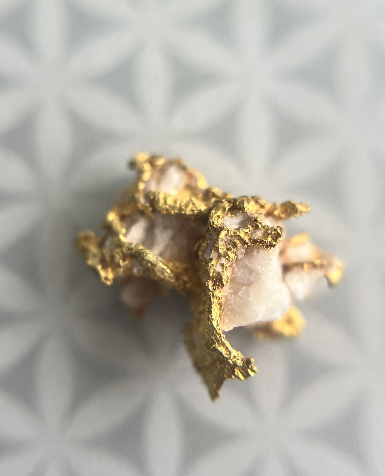 Gold on White Quartz Specimen 2.0 grams (QRS111)