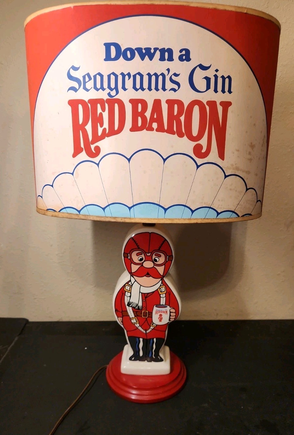 Vintage Seagram\'s Gin Red Baron Figure Lamp Rare W/ Shade Advertising 