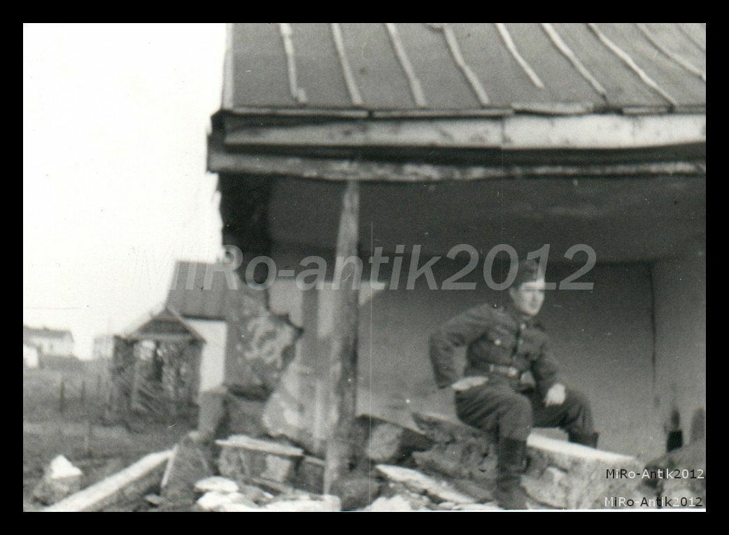 Photo, WW2, 4./A.R.9, Russia June \'41, Kaganovicha, Sdt. a. debris, 5026-1008
