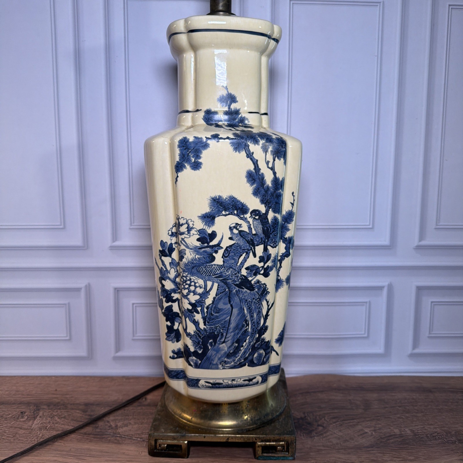 Vintage 22” Chinoiserie Blue and White Porcelain Hexagonal Table Lamp Brass Base