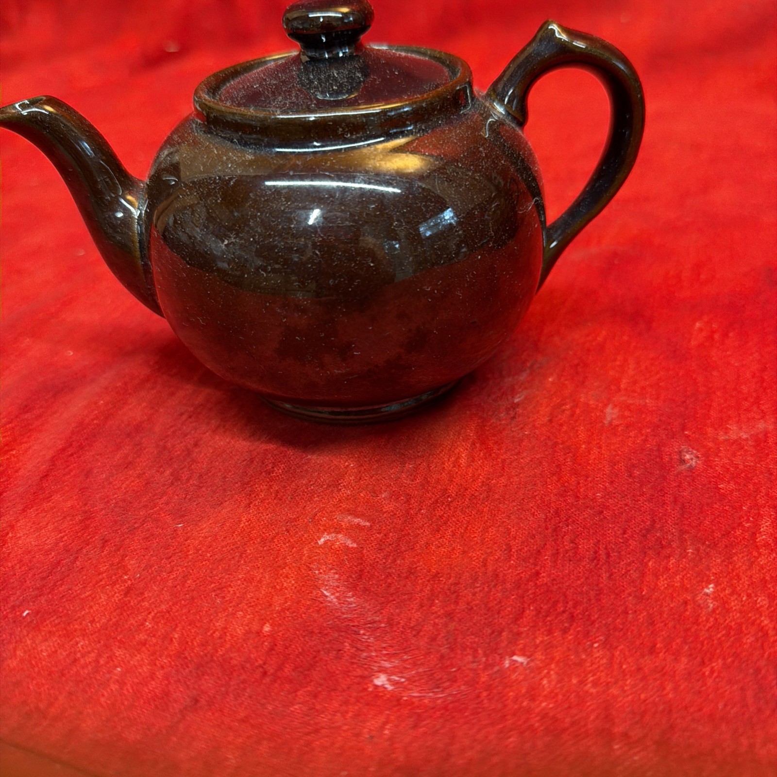 VINTAGE DARK BROWN GLAZED CERAMIC TEAPOT (6)