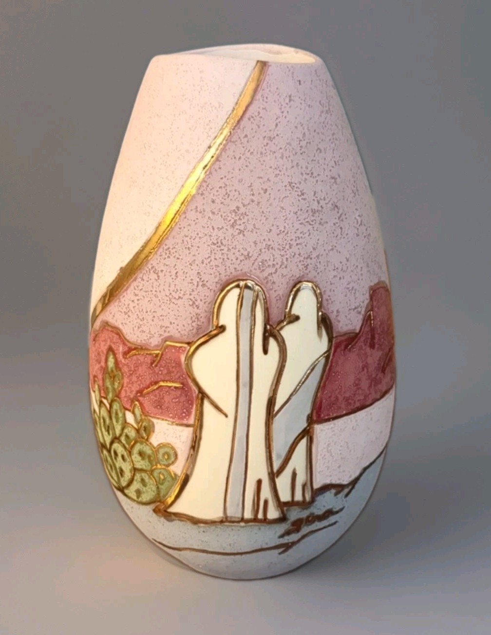 Art Deco Pottery 7.5\