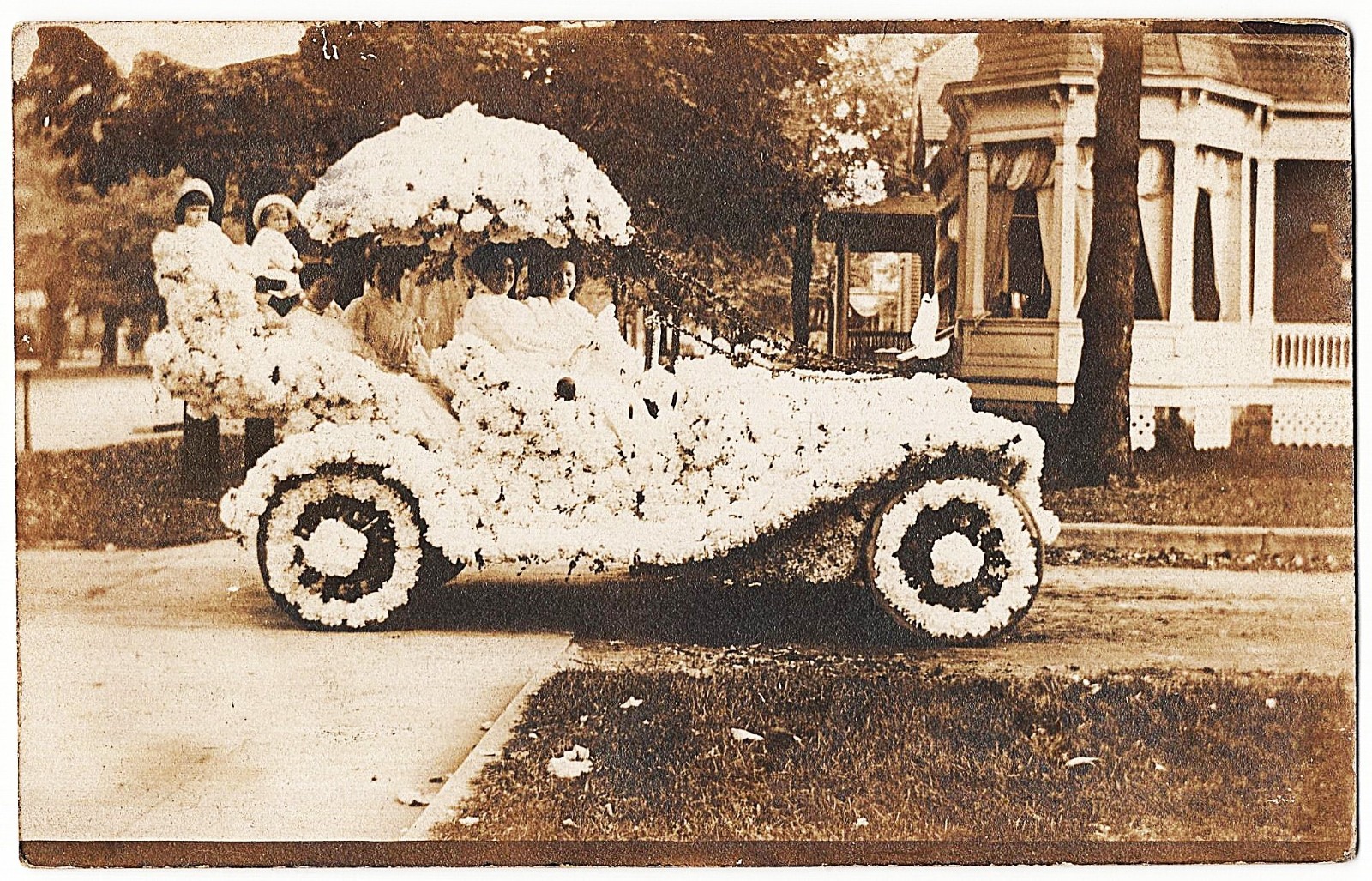 RPPC South Bend IN - Floral Flower Decorated Car Parade ?  m. 1909 antique RPPC