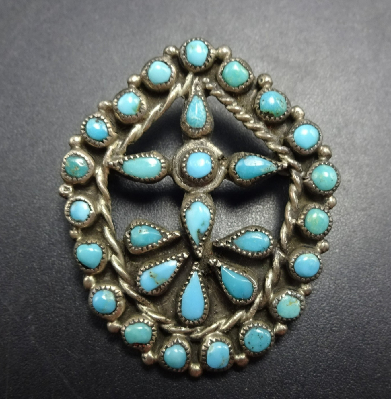 Exquisite OLD Zuni TURQUOISE PETIT POINT Sterling Silver PIN BROOCH Vintage Pawn