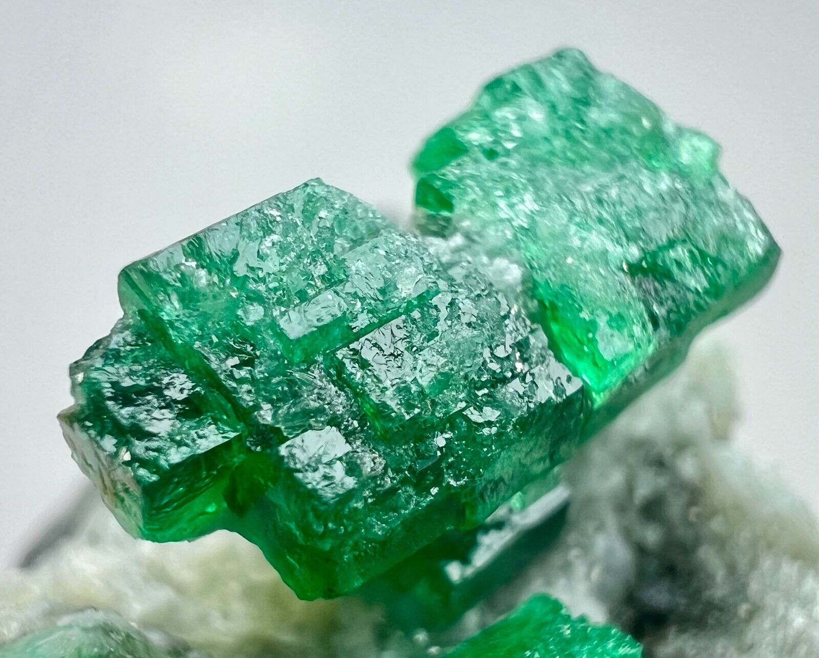 Well Terminated Top Green Emerald Crystals On Matrix. PAK 60 CT.