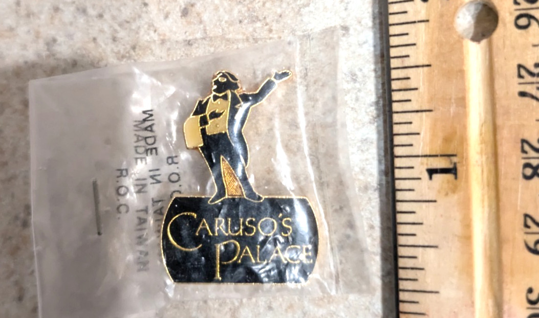 Vintage Caruso\'s Palace Orlando\'s Landmark Italian Ristorante Brooch Pin