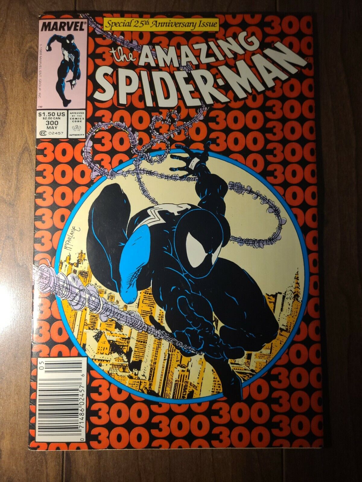 Amazing spiderman 300 Great book New movie Venom Buy it today