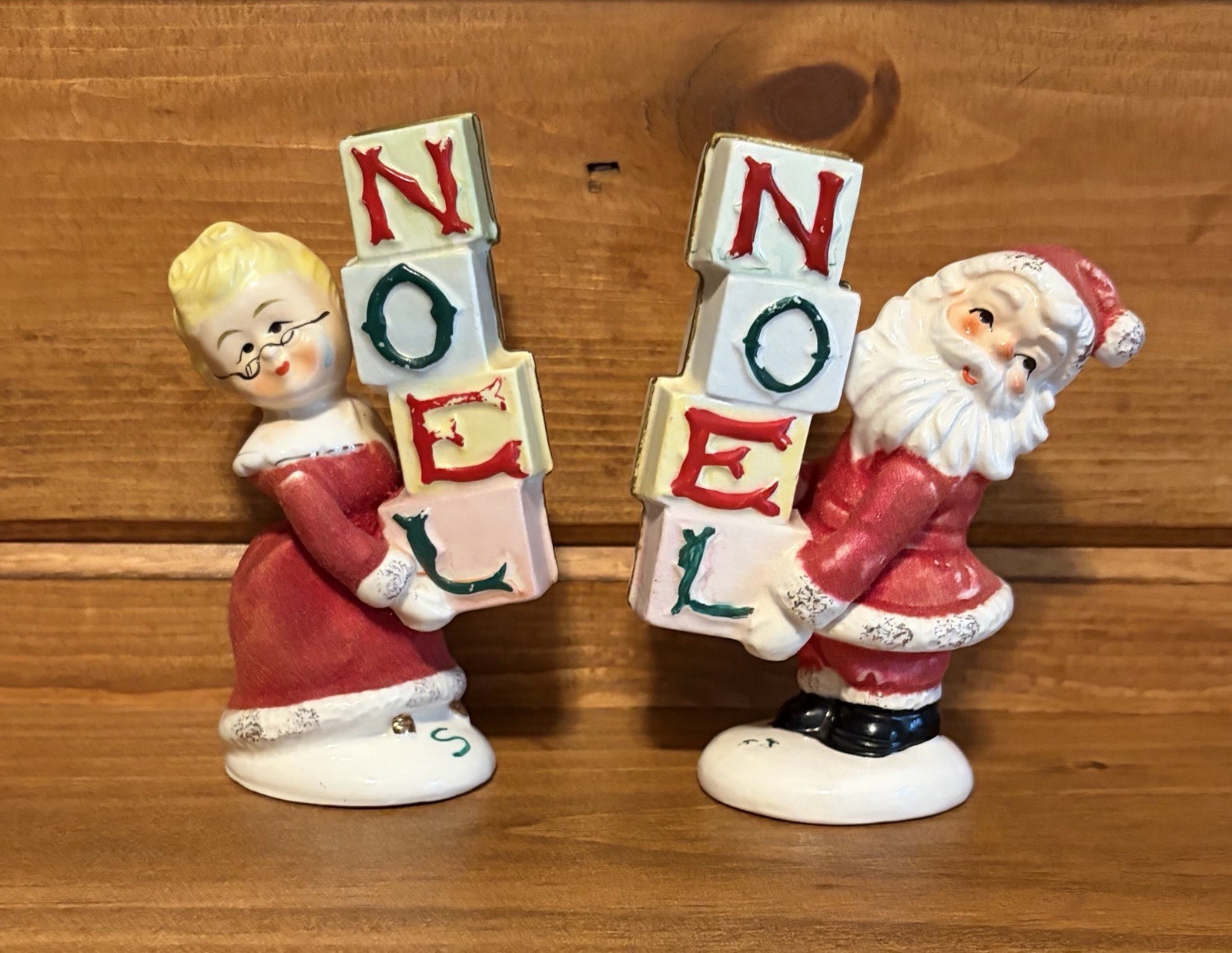 Vintage Napco Santa & Mrs. Claus Noel Salt and Pepper Set 1950’s Japan