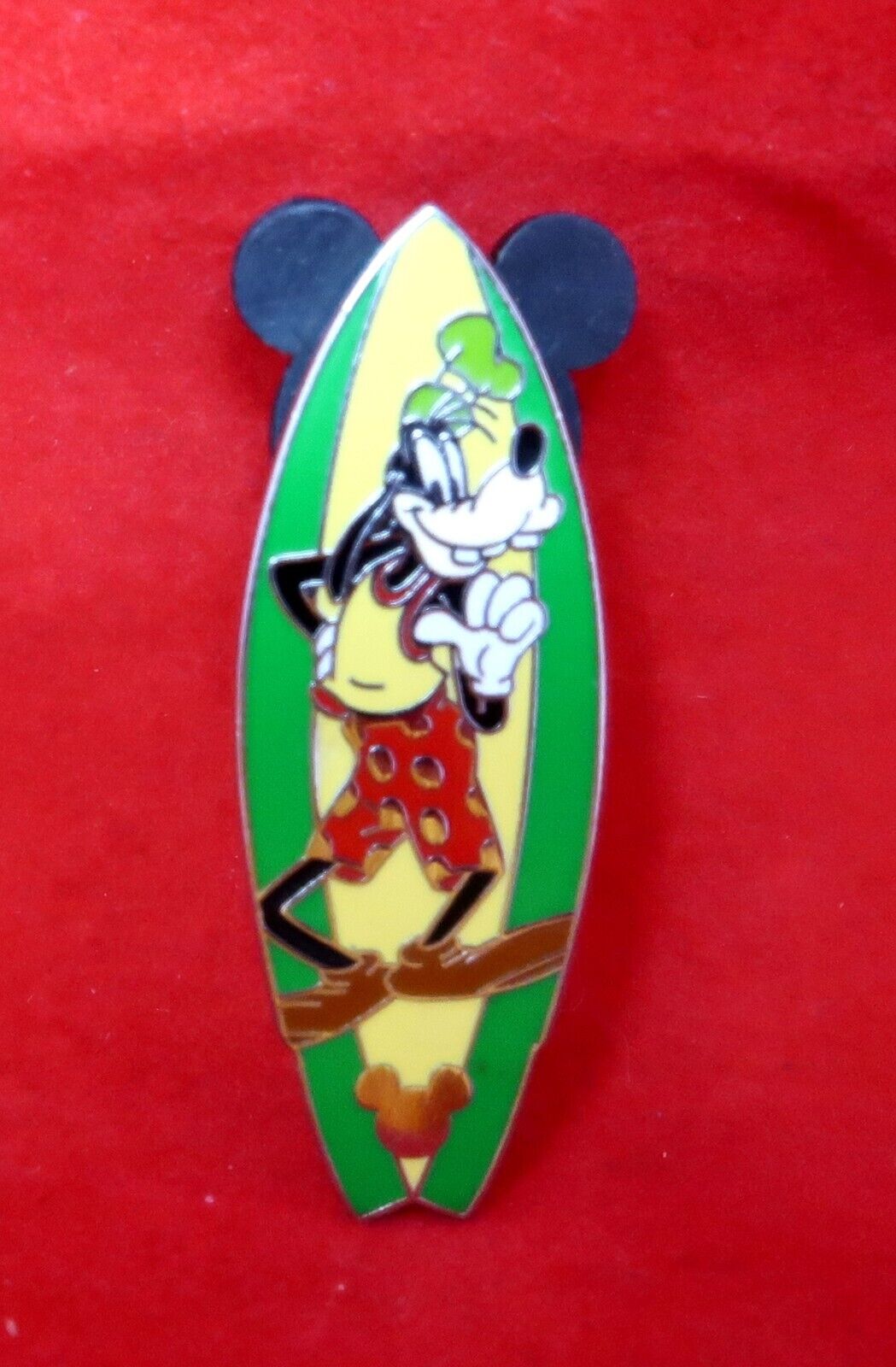2006 Disney Trading Pin Goofy Surfboard