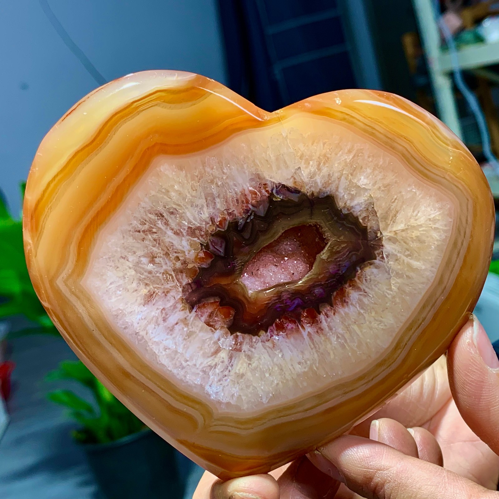 280G Natural red agate heart shaped quartz crystal gem mineral specimen