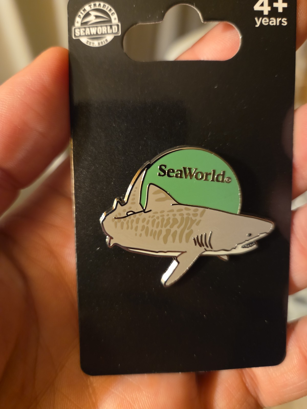 Seaworld Sea World Shark Pin Collectible Trading Lapel hat Badge