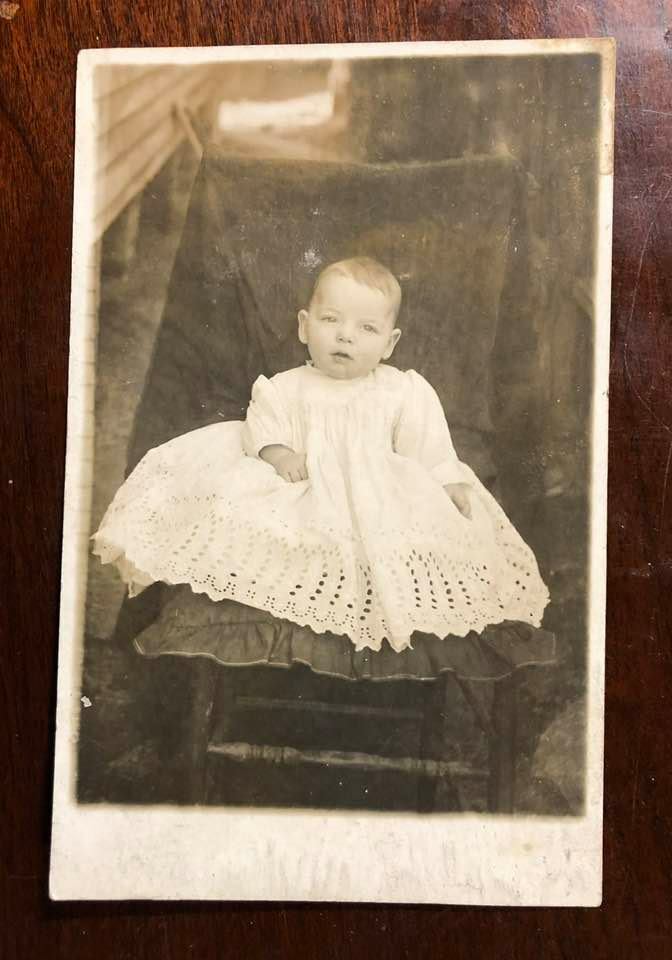 Vintage RPPC Real Photo Postcard - Baby girl posing in white lace c.1900s-1910s Vintage RPPC Real Photo Postcard - Baby girl posing in white lace c.1900s-1910s