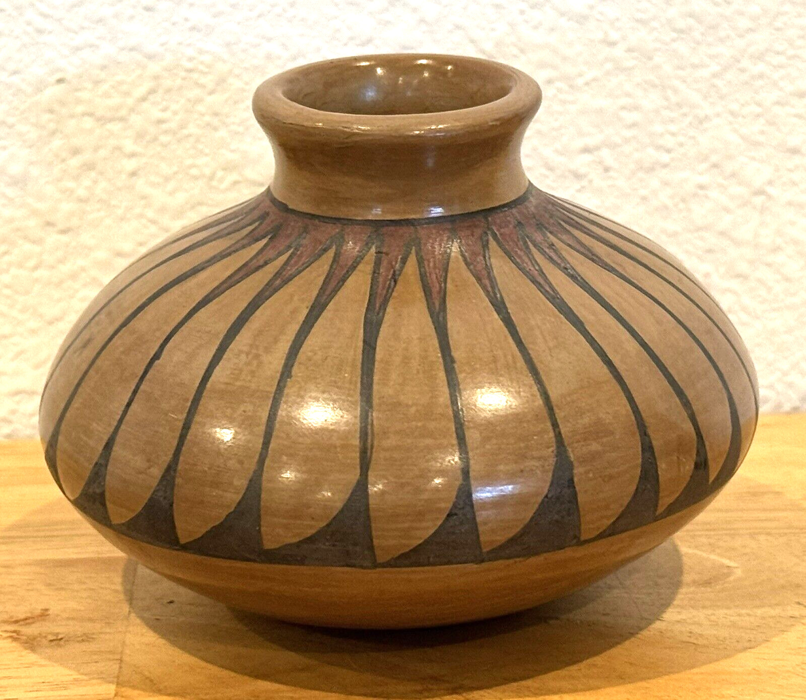 IMPORTANT RARE HTF R. (ROSA) CAMACHO SIGNED MATA ORTIZ MEXICAN POTTERY 2.5\ IMPORTANT RARE HTF R. (ROSA) CAMACHO SIGNED MATA ORTIZ MEXICAN POTTERY 2.5\