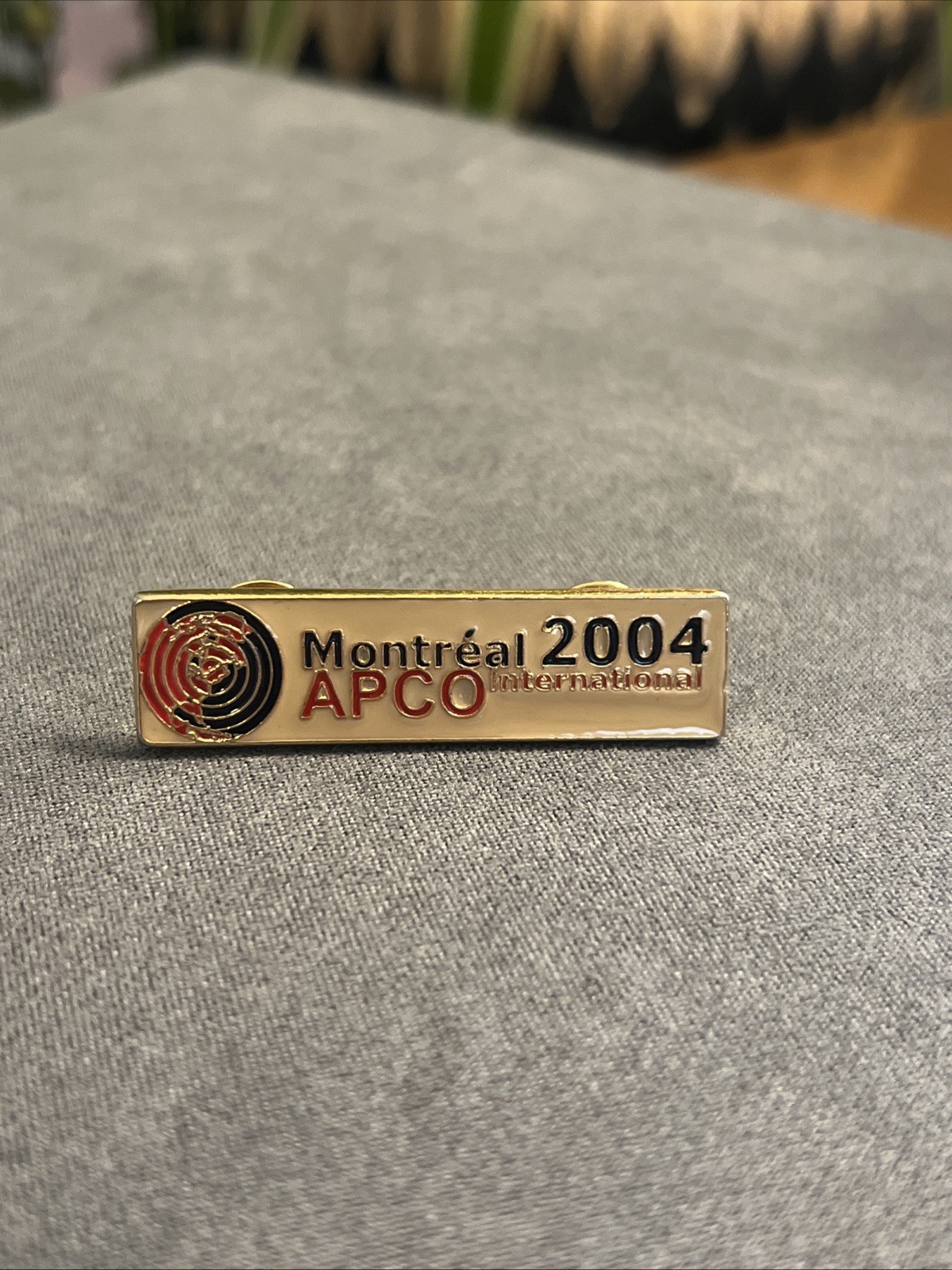 2004 Montreal APCO international Collectible Canadian Souvenir Lapel Pin 