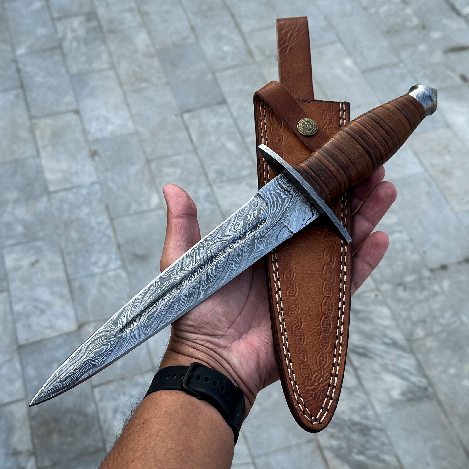 Bobcat knife Premium Damascus Steel Hunting Knife, Leather Accents, Best Gift