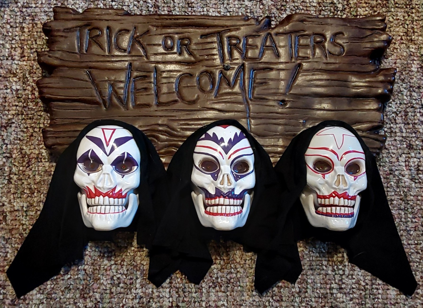 RARE Vtg Paper Magic TRICK OR TREATERS WELCOME Sign Halloween Door Talking Skull