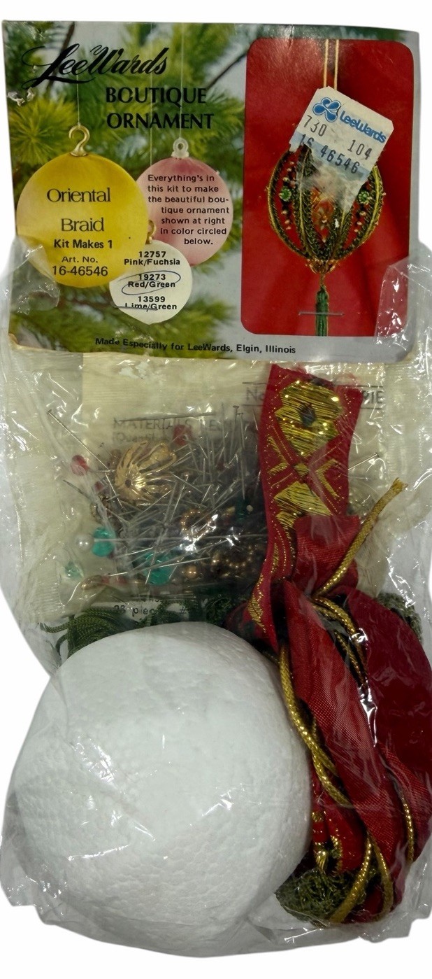 NEW Vintage 1970s LeeWards Oriental Braid Ball Boutique Ornament Kit Red/Green