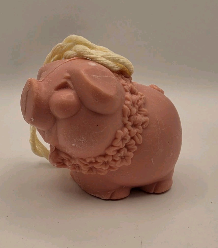 Petunia Piggie Soap On A Rope Piglet Pig Cute Soap Avon Vintage Decor NOS NIB Petunia Piggie Soap On A Rope Piglet Pig Cute Soap Avon Vintage Decor NOS NIB