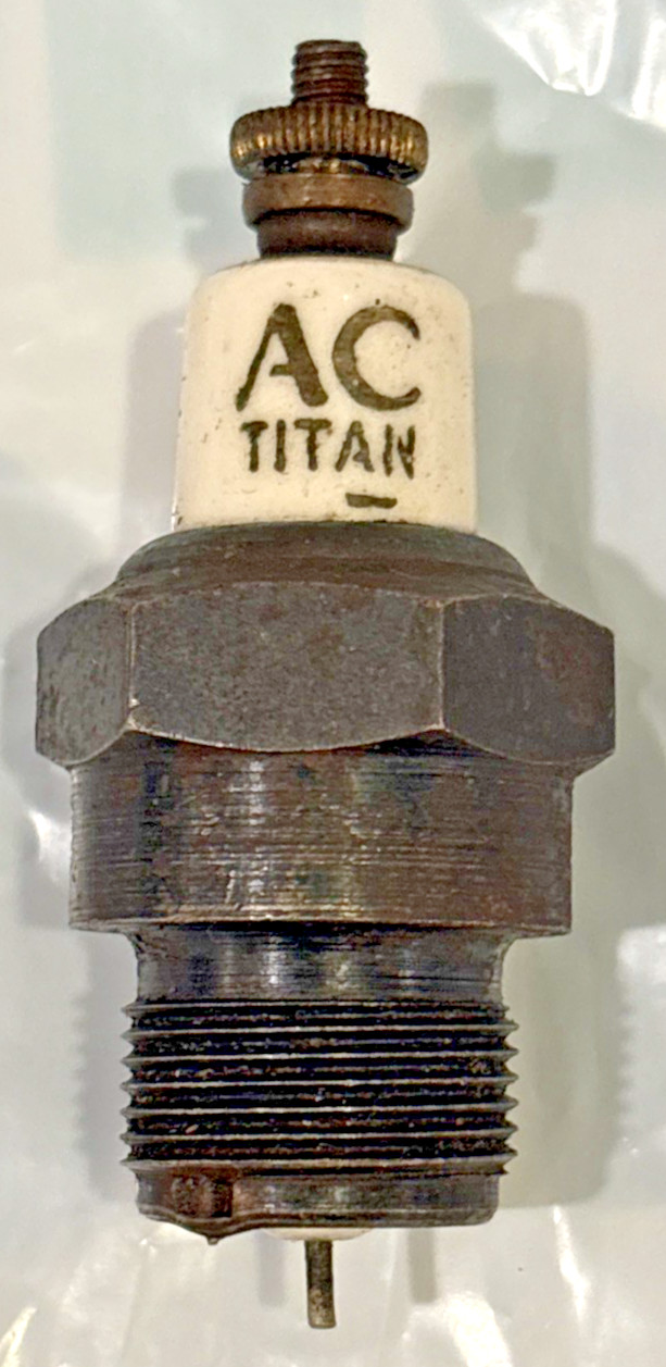 VINTAGE ANTIQUE AC TITAN SPARK PLUG MISSING SIDE ELECTRODE FOR DISPLAY MADE USA