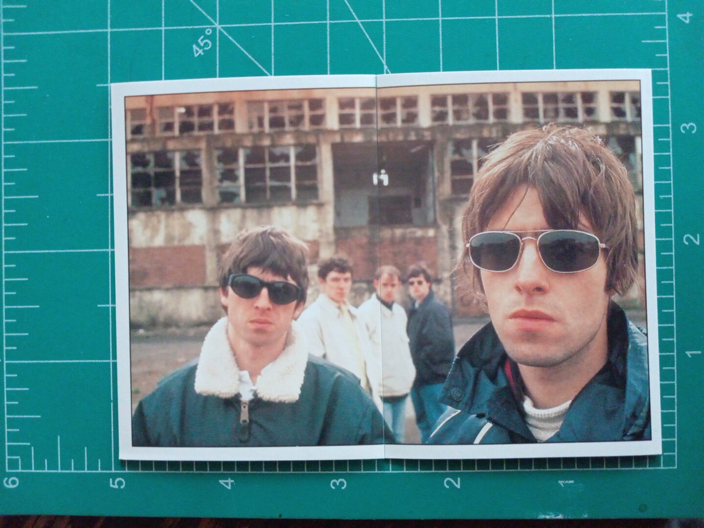 1995 SMASH HITS OASIS GROUP BAND ROOKIE MUSIC STICKER CARD 99 100
