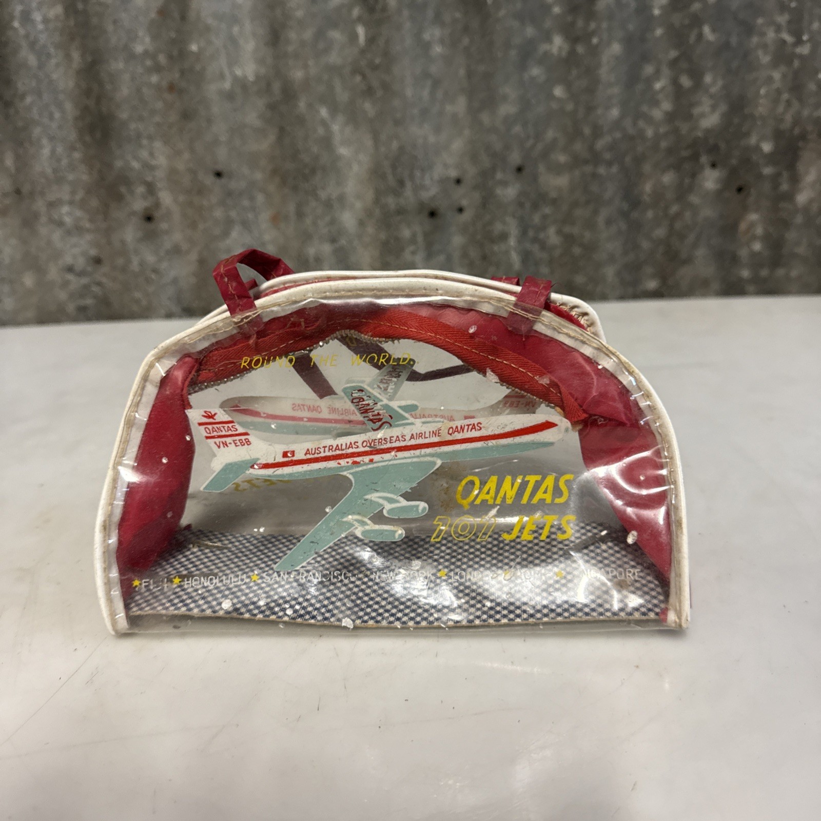 Qantas 707 Jets Vintage Promotional Toiletries Bag - RARE Qantas 707 Jets Vintage Promotional Toiletries Bag - RARE