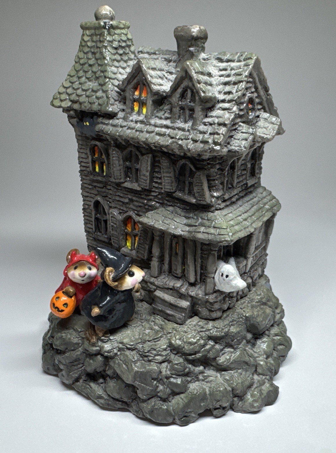 Wee Forest Folk M-165 Haunted Mouse House 1989 Donna Petersen Signed Retired