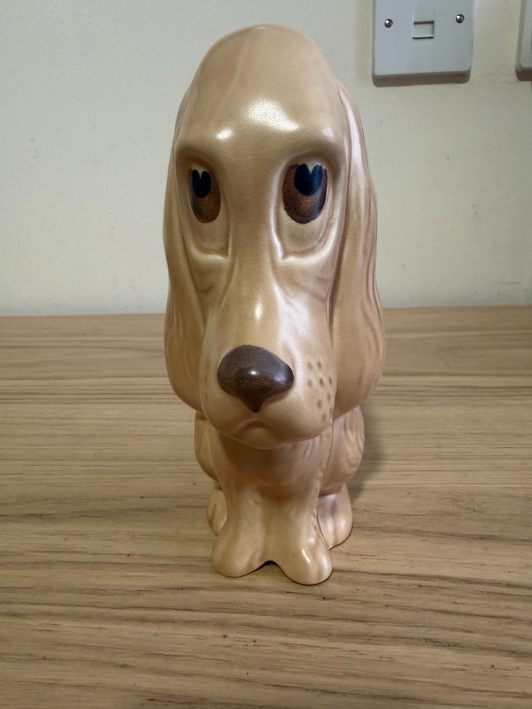 Vintage Sylvac Sad Sam Dog Figurine 2951. Beige. 17cm.